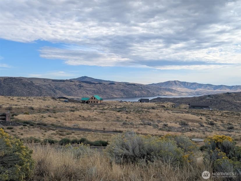 Property photo for 1675 Outer Range Drive E, Grand Coulee photo 18