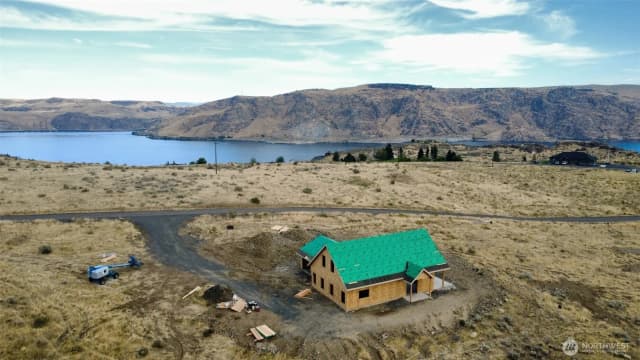 Property photo for 1675 Outer Range Drive E, Grand Coulee photo 2