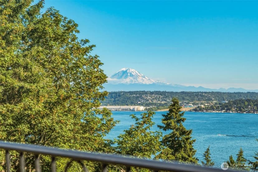 Property photo for 7909 78th Avenue Se, Mercer Island photo 23