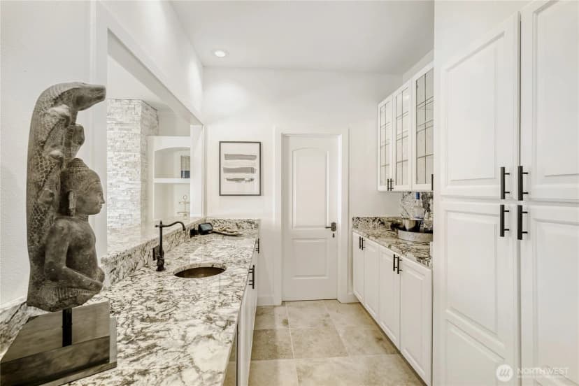 Property photo for 16035 Inglewood Road Ne, Kenmore photo 9