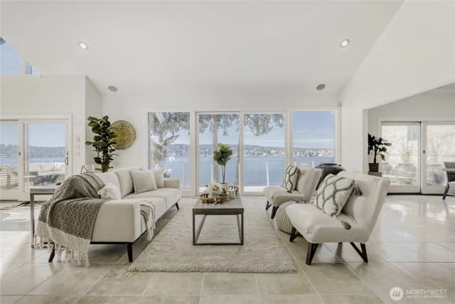 Property photo for 16035 Inglewood Road Ne, Kenmore photo 3