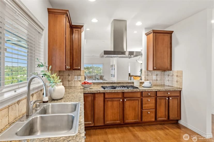 Property photo for 3112 Sw Avalon Way #501, Seattle photo 12
