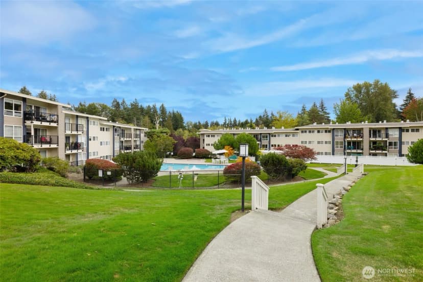 Property photo for 12700 Ne 8th Street #e102, Bellevue photo 20