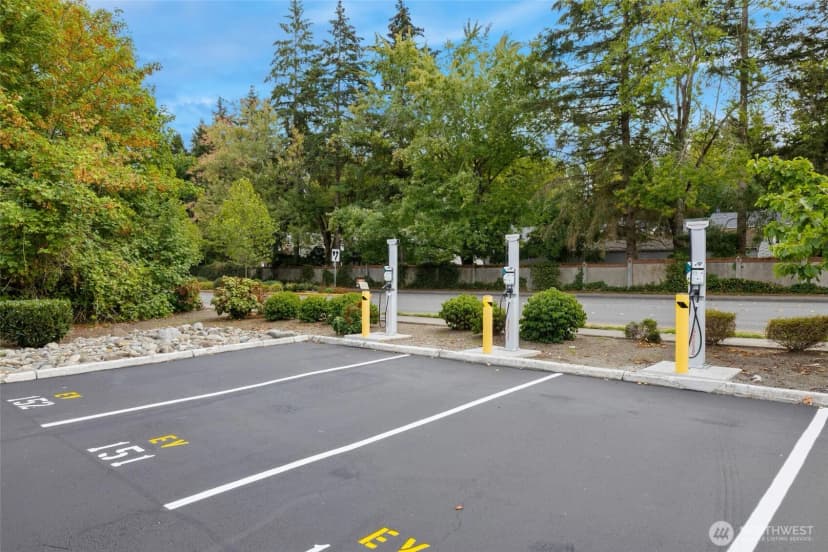 Property photo for 12700 Ne 8th Street #e102, Bellevue photo 19