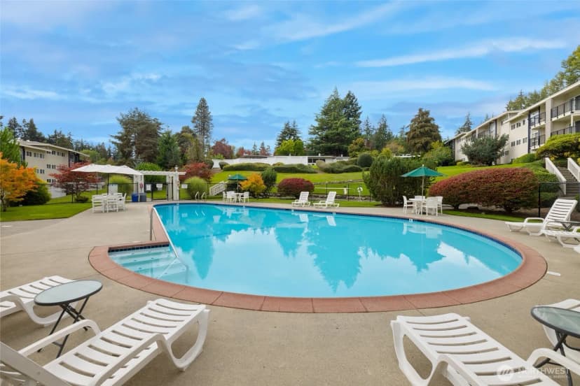 Property photo for 12700 Ne 8th Street #e102, Bellevue photo 25