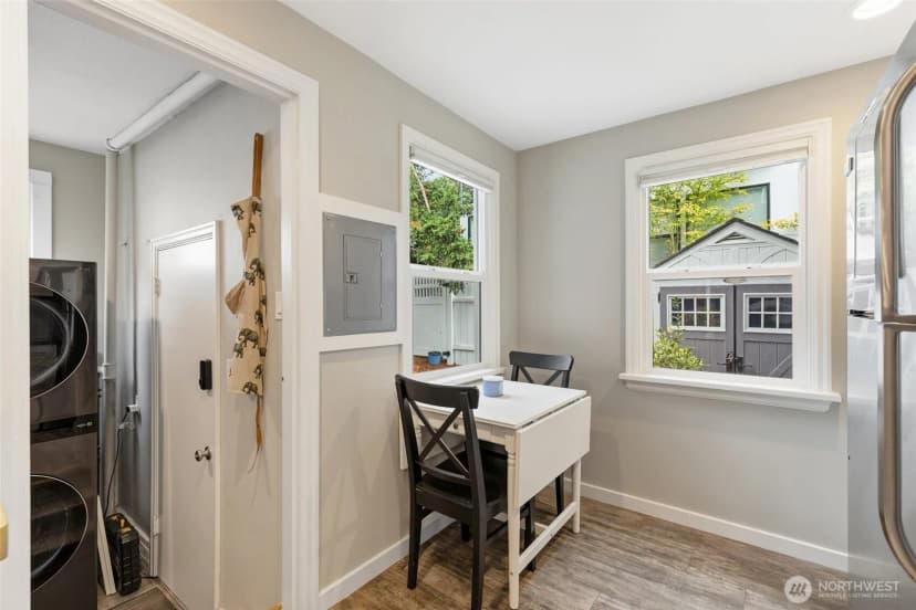 Property photo for 3008 31st Avenue W, Seattle photo 8