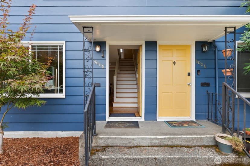 Property photo for 3008 31st Avenue W, Seattle photo 2