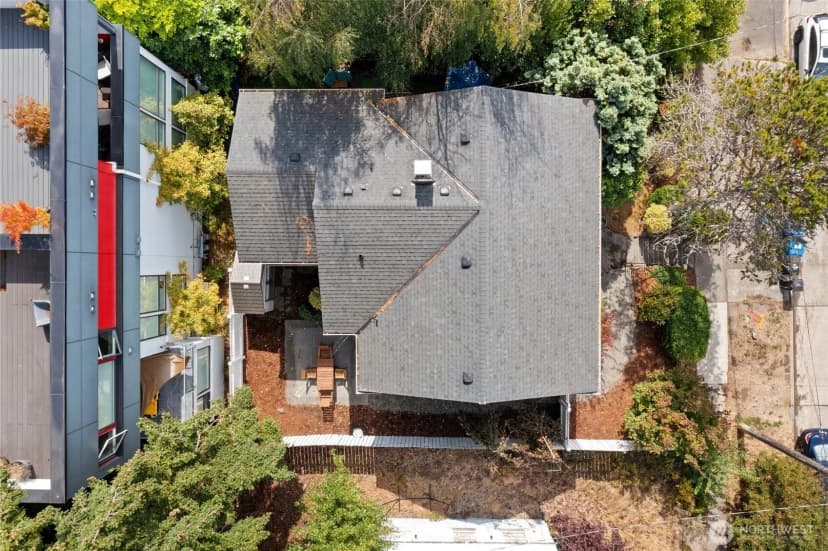 Property photo for 3008 31st Avenue W, Seattle photo 19