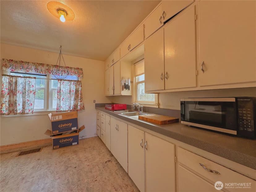 Property photo for 319 E Bartlett Avenue, Omak photo 11