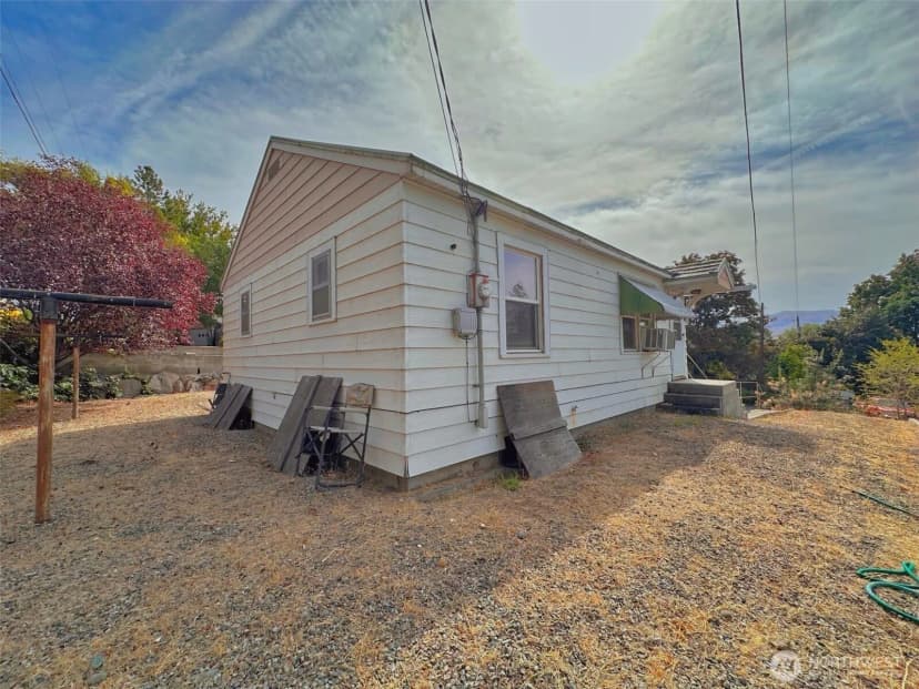 Property photo for 319 E Bartlett Avenue, Omak photo 26
