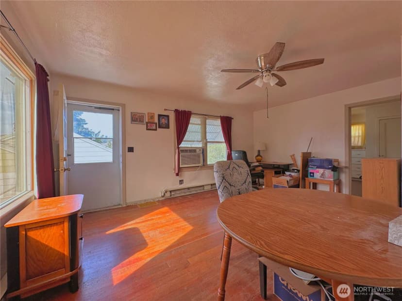 Property photo for 319 E Bartlett Avenue, Omak photo 7