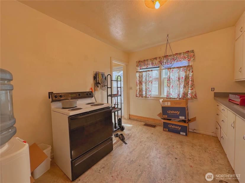 Property photo for 319 E Bartlett Avenue, Omak photo 13