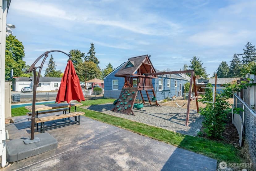 Property photo for 11405 8th Avenue Ct S, Tacoma photo 30