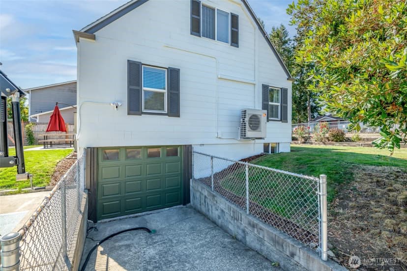 Property photo for 11405 8th Avenue Ct S, Tacoma photo 35