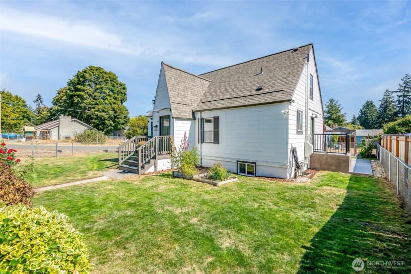Property photo for 11405 8th Avenue Ct S, Tacoma photo 37