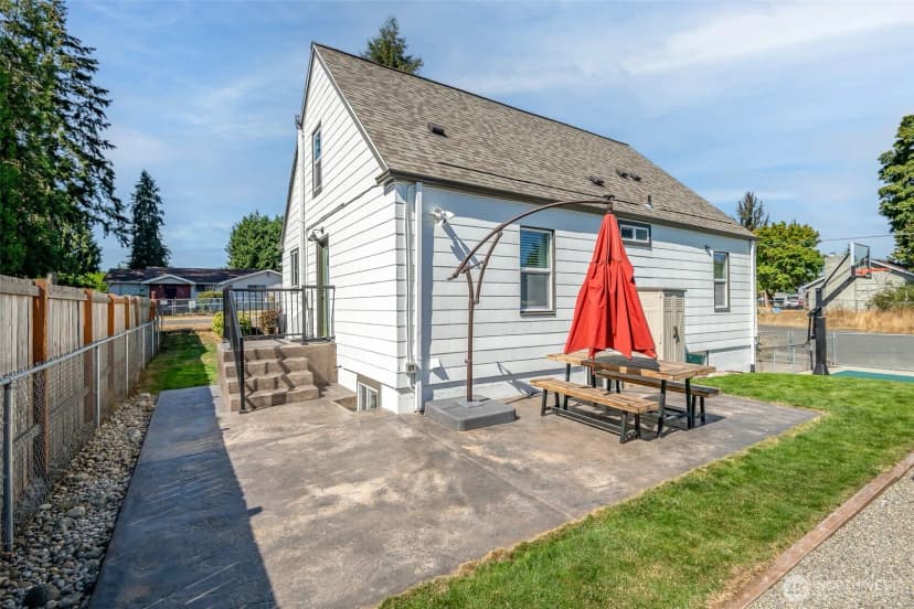 Property photo for 11405 8th Avenue Ct S, Tacoma photo 31