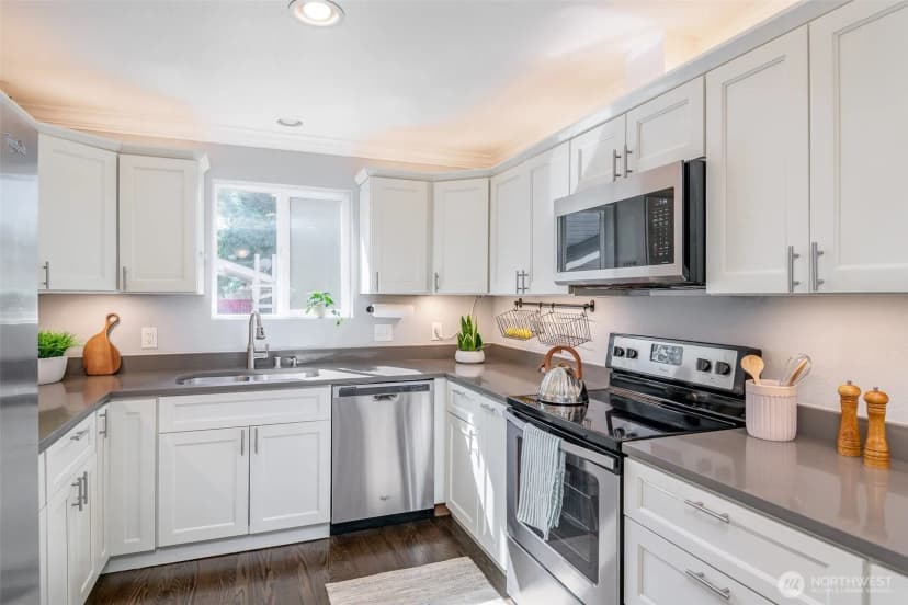 Property photo for 11405 8th Avenue Ct S, Tacoma photo 12