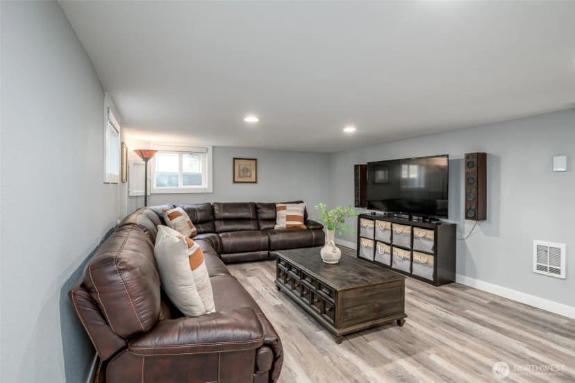 Property photo for 11405 8th Avenue Ct S, Tacoma photo 26