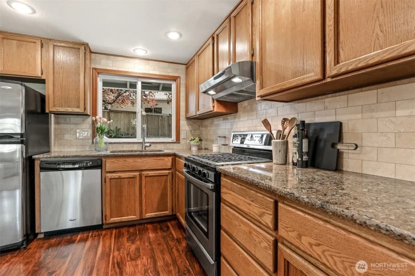 Property photo for 14855 Se 10th Place, Bellevue photo 15