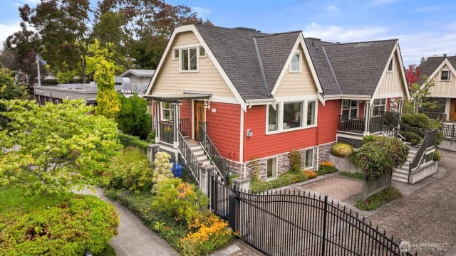 Property photo for 4428 Eastern Ave N, Seattle photo 2