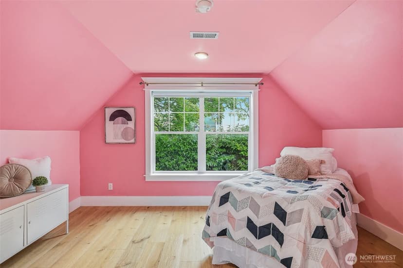 Property photo for 5728 Woodlawn Avenue N, Seattle photo 22