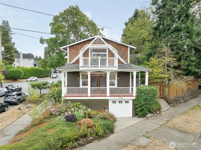 Property photo for 5728 Woodlawn Avenue N, Seattle