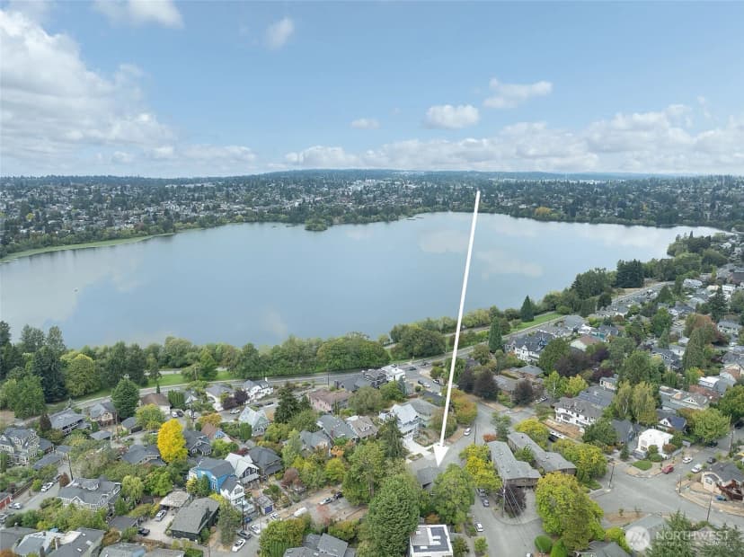 Property photo for 5728 Woodlawn Avenue N, Seattle photo 40
