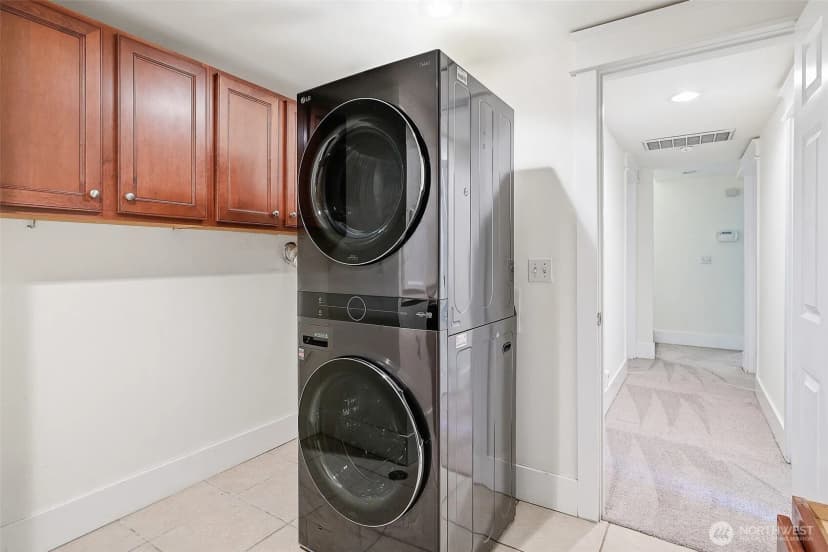 Property photo for 5728 Woodlawn Avenue N, Seattle photo 30