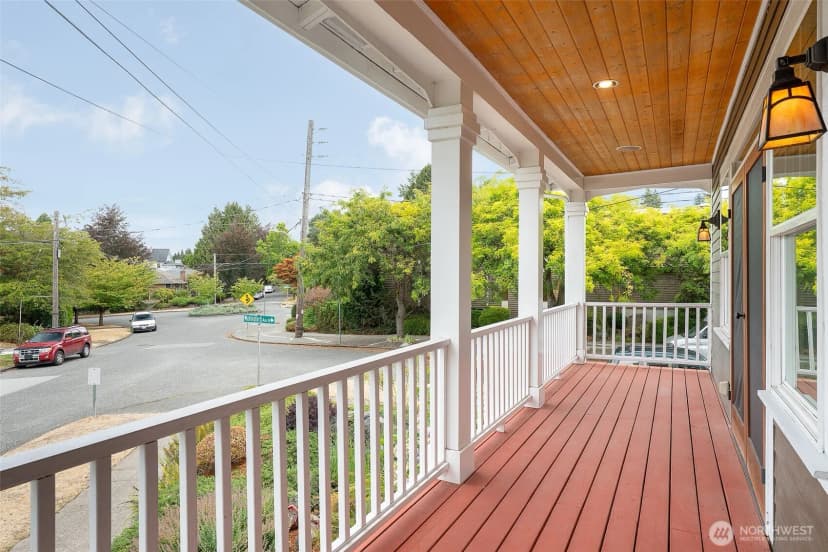 Property photo for 5728 Woodlawn Avenue N, Seattle photo 17