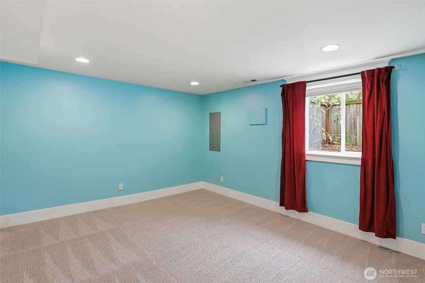 Property photo for 5728 Woodlawn Avenue N, Seattle photo 28