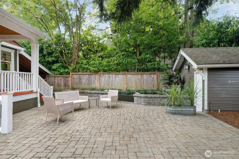 Property photo for 5728 Woodlawn Avenue N, Seattle photo 32