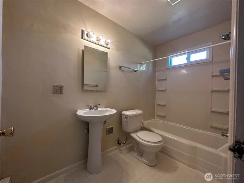 Property photo for 2017 A&b Vandalia Avenue, Bremerton photo 14