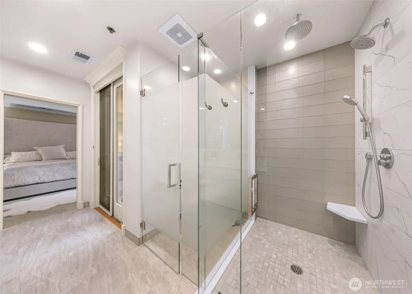 Property photo for 111 Lake Avenue W #202, Kirkland photo 27