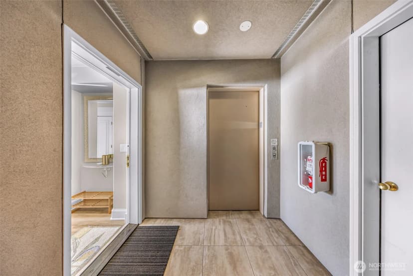 Property photo for 111 Lake Avenue W #202, Kirkland photo 5