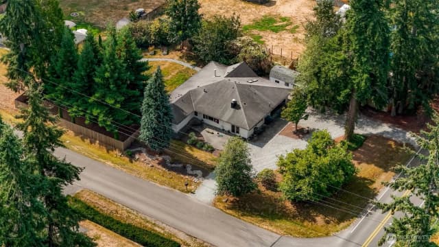 Property photo for 13920 30th Avenue Nw, Tulalip photo 2