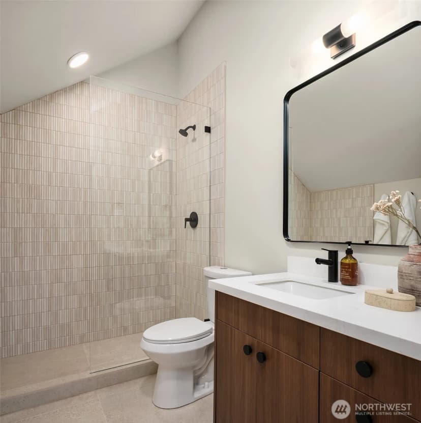 Property photo for 150 24th Avenue, Seattle photo 22