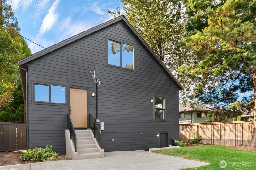 Property photo for 150 24th Avenue, Seattle photo 36