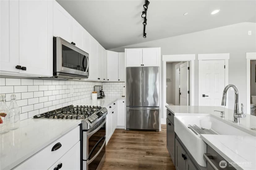 Property photo for 634 + 636 Eleventh Avenue, Kirkland photo 32