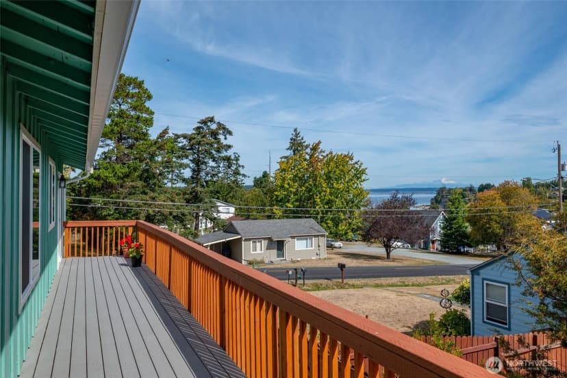 Property photo for 303 Ne 6th Street, Coupeville photo 15