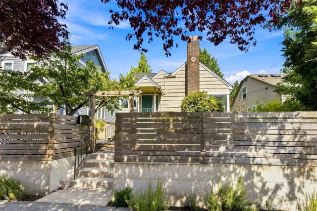 Property photo for 1116 N 76th Street, Seattle photo 2