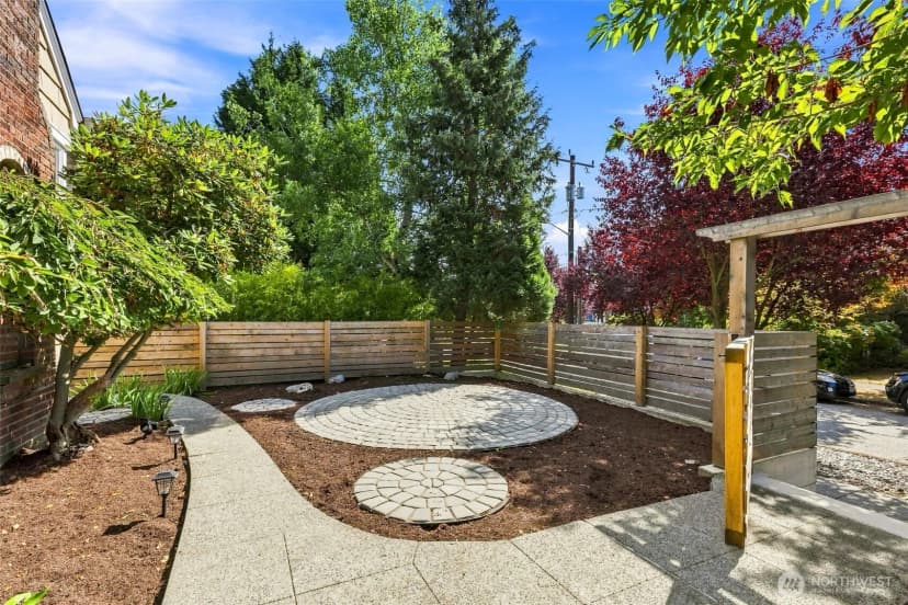 Property photo for 1116 N 76th Street, Seattle photo 4