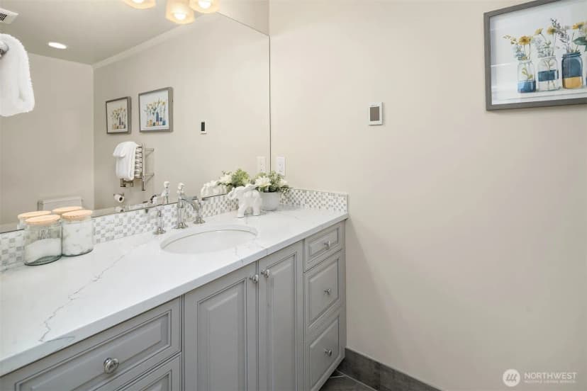 Property photo for 8910 Ne 33rd Street, Yarrow Point photo 19