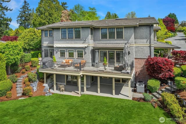 Property photo for 8910 Ne 33rd Street, Yarrow Point photo 3