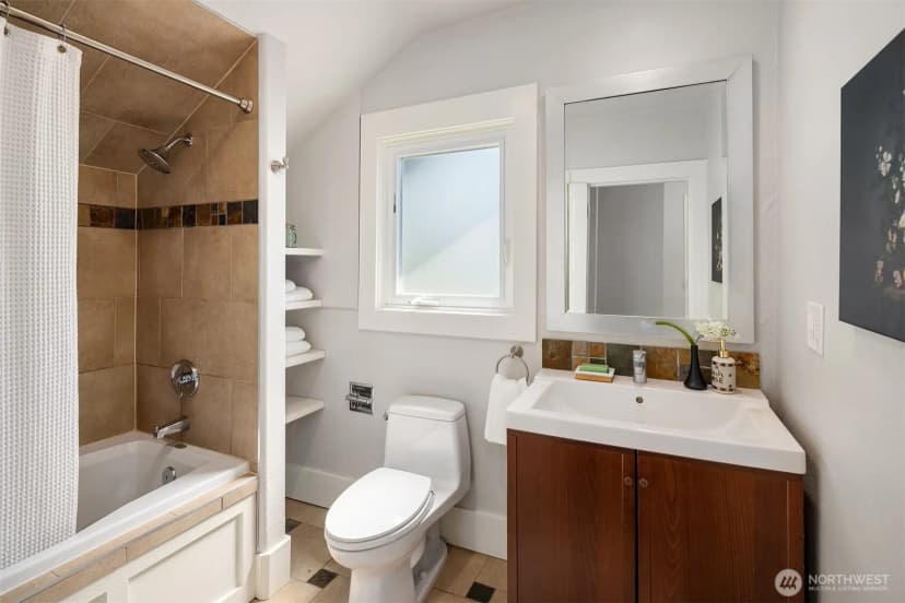Property photo for 135 Ne 53rd Street, Seattle photo 20