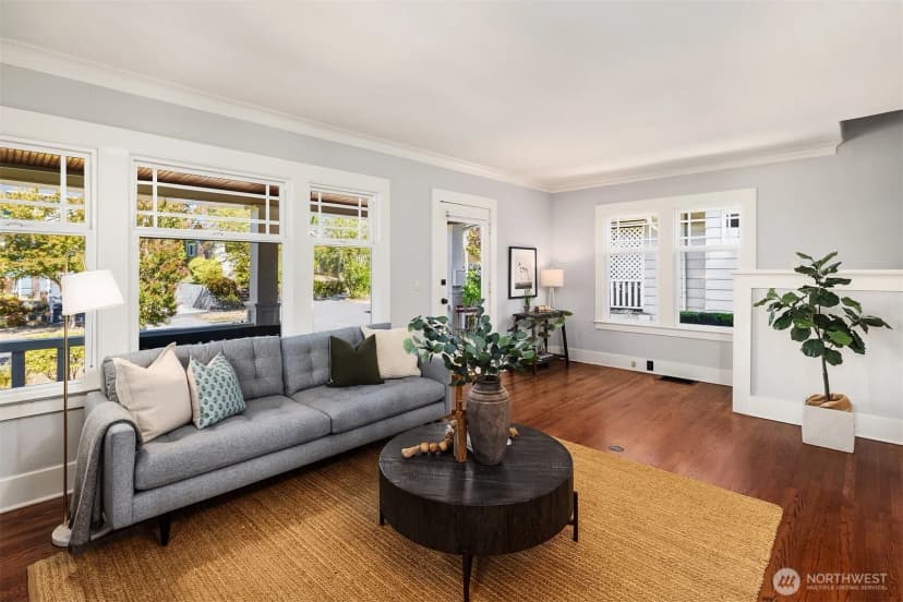 Property photo for 135 Ne 53rd Street, Seattle photo 6