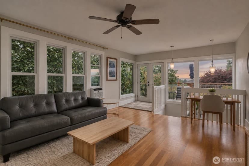 Property photo for 4732 45th Avenue Sw, Seattle photo 4