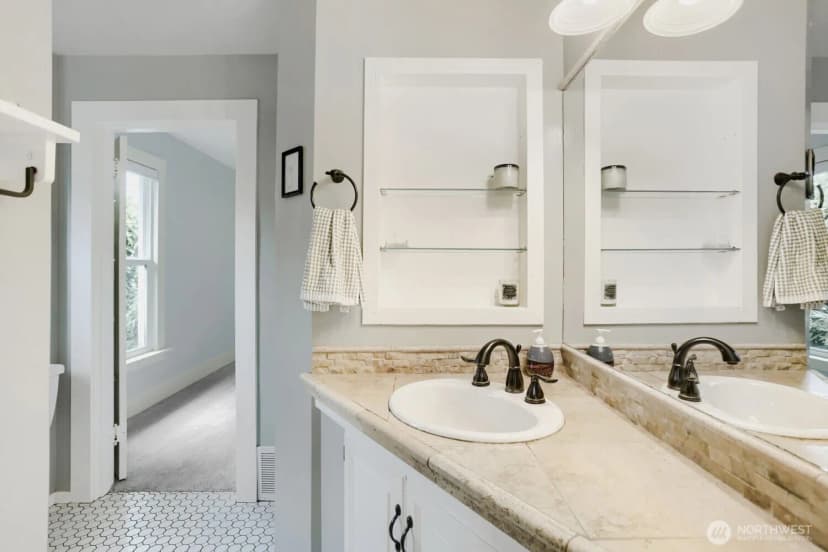 Property photo for 4732 45th Avenue Sw, Seattle photo 15