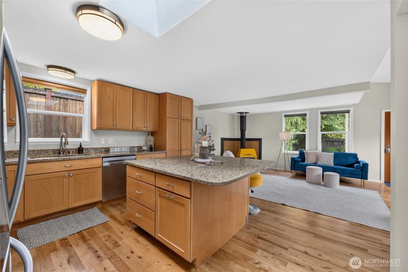 Property photo for 18043 Ashworth Avenue N, Shoreline photo 14