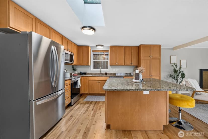 Property photo for 18043 Ashworth Avenue N, Shoreline photo 17
