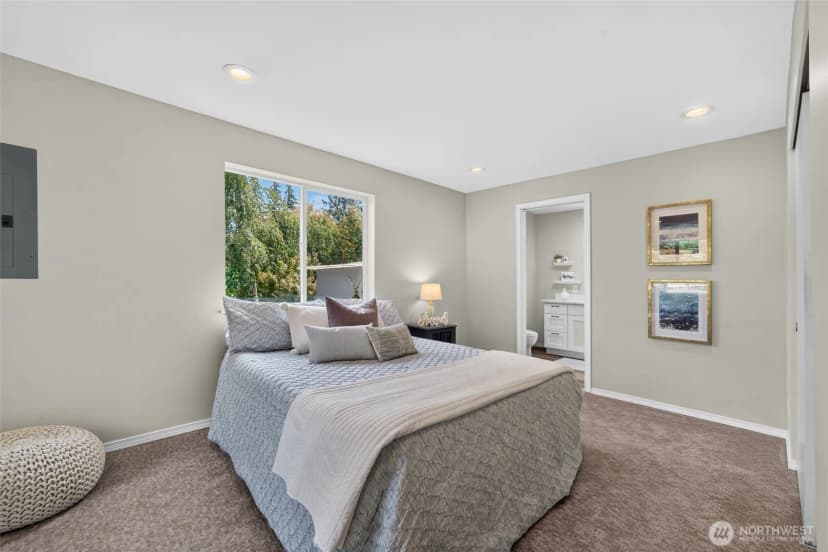 Property photo for 18043 Ashworth Avenue N, Shoreline photo 10